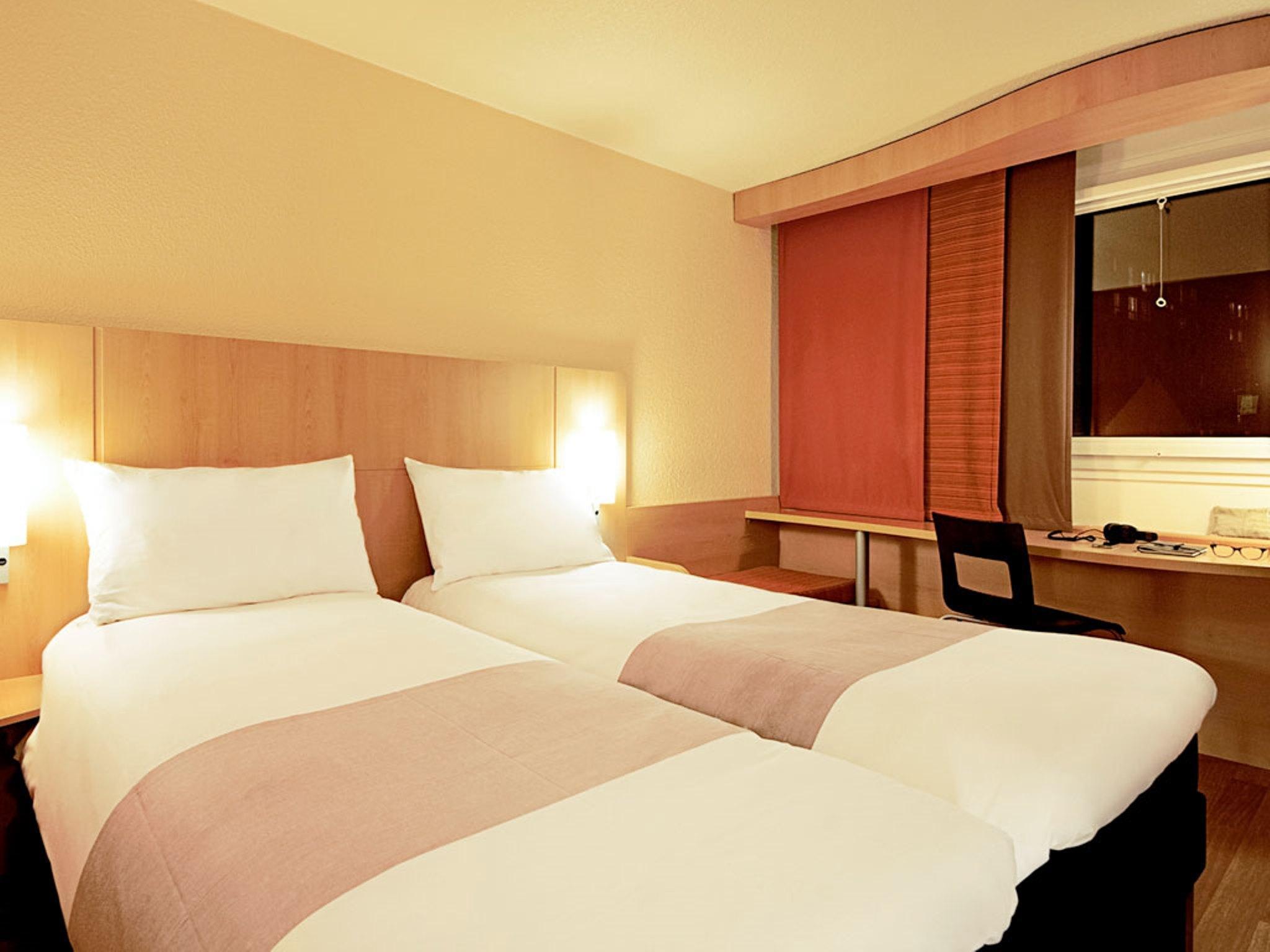 Ibis London Barking Hotel Barking  Exterior photo