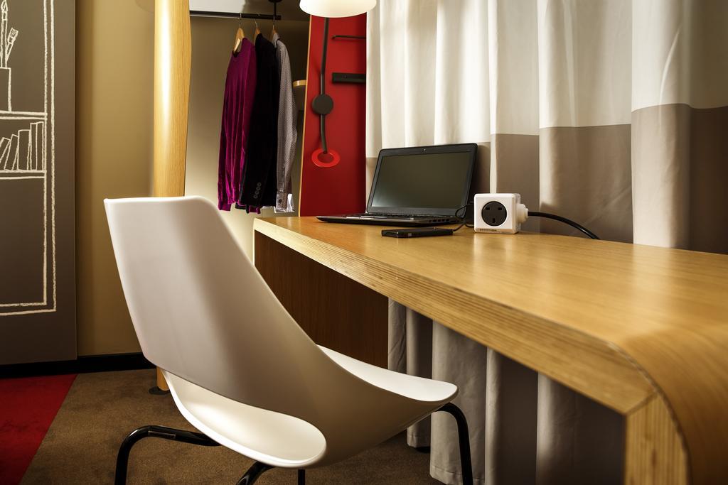 Ibis London Barking Hotel Barking  Exterior photo